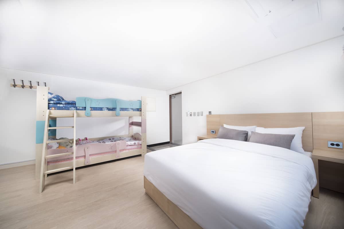 family room | soundproofing, free wifi