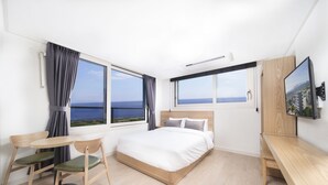 Soundproofing, WiFi (free) - Hotel ED (Seogwipo)