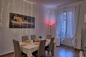 City Apartment | In-room dining - Logicasa Amazing Downtown Como (Como)