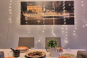 City Apartment | In-room dining - Logicasa Amazing Downtown Como (Como)