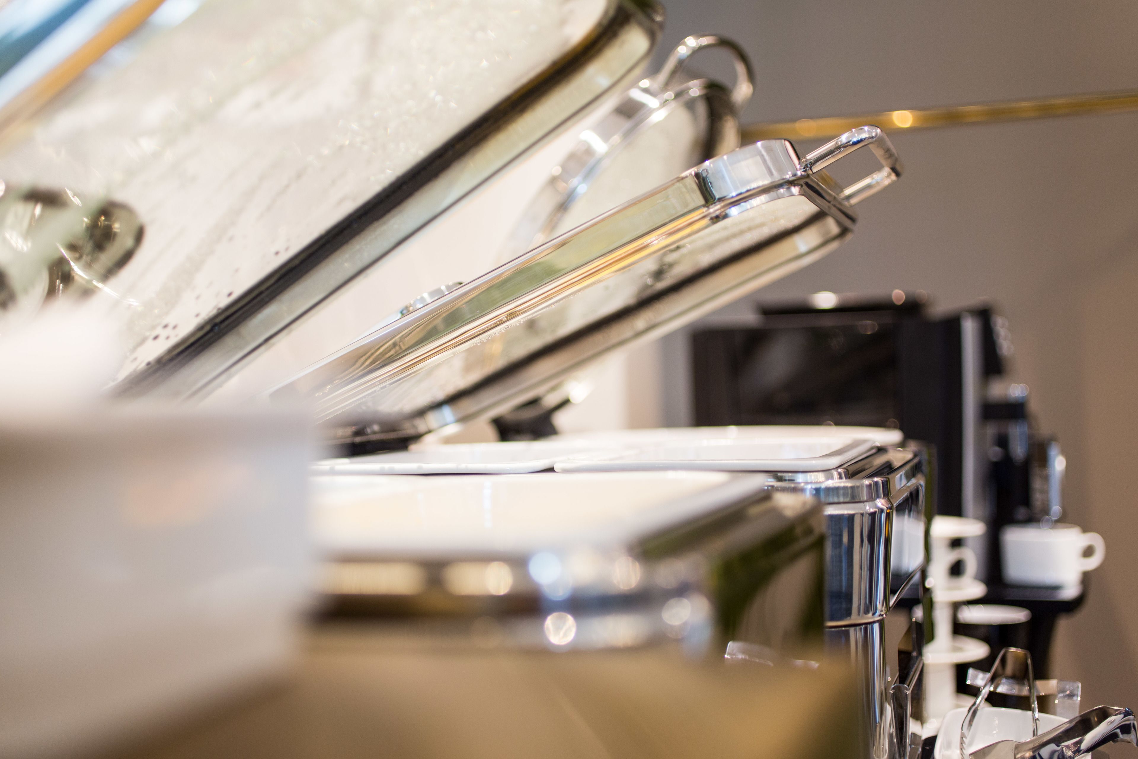 free daily full breakfast