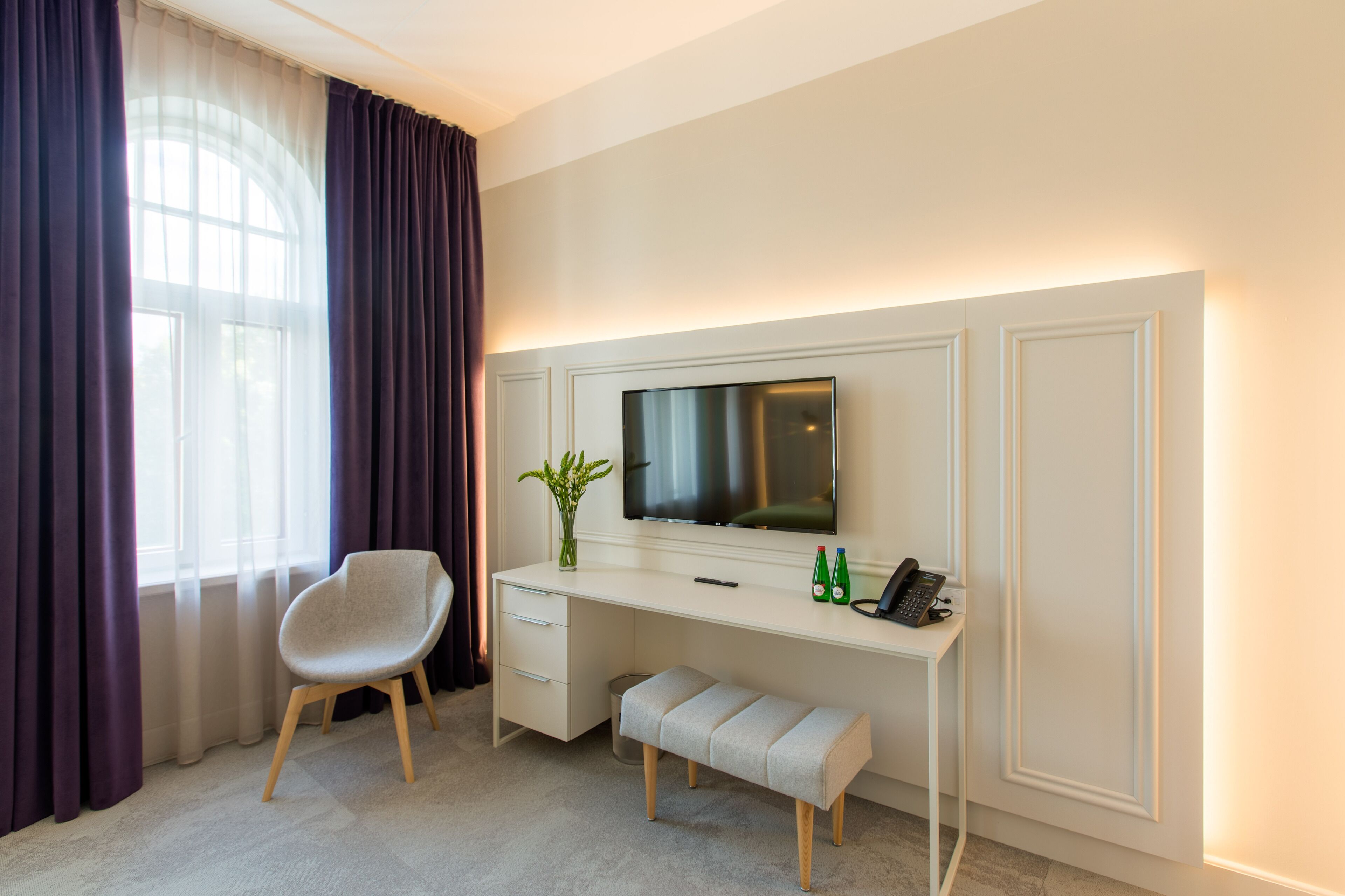 superior double or twin room, park view | in-room safe, desk, laptop workspace, soundproofing