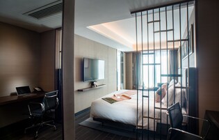 Tallelokero huoneessa, työpöytä, silitysrauta/-lauta, ilmainen Wi-Fi