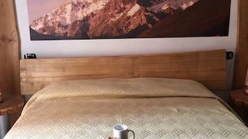 Quarto, vista para a montanha | 1 quarto, frigobar (abastecido com itens grátis), cofres nos quartos