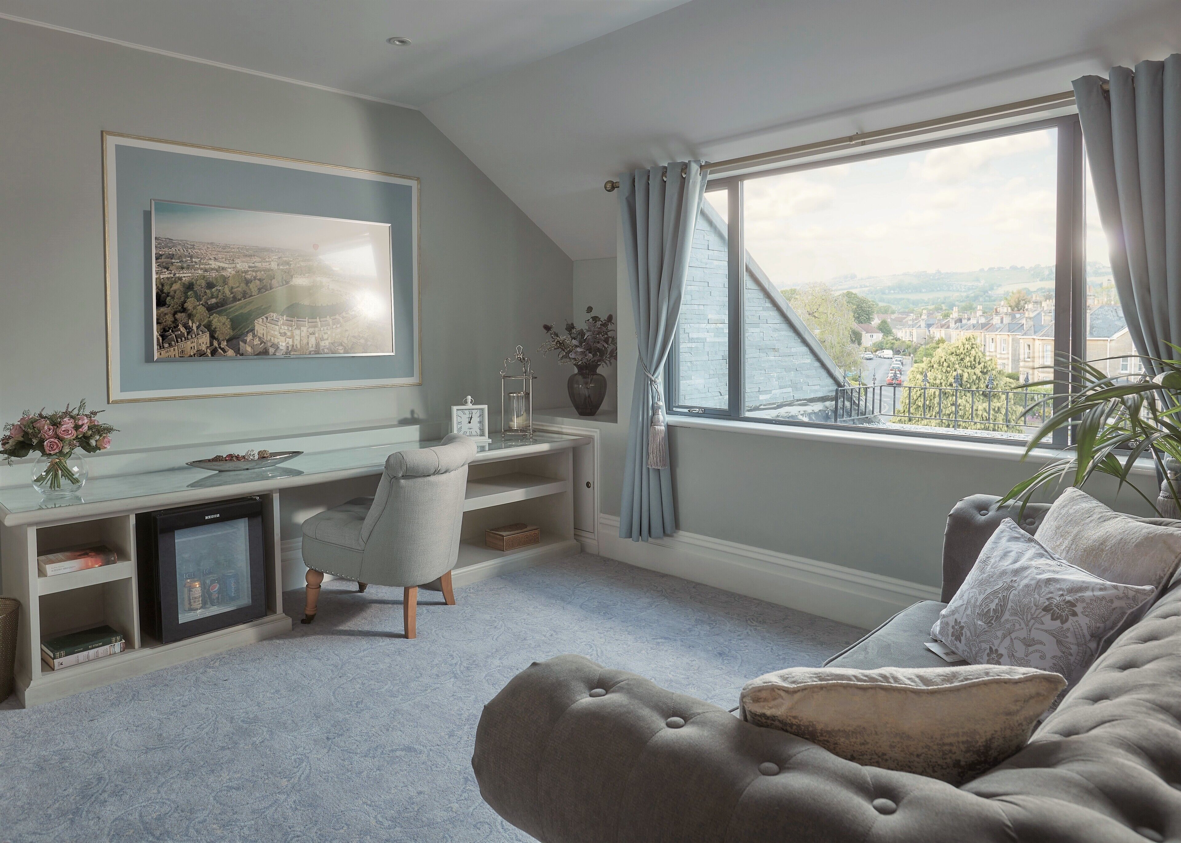 suite, ensuite, city view (junior suite) | 1 bedroom, free minibar, desk, blackout curtains