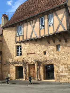 Exterior - Hôtel La Roseraie (Montignac)