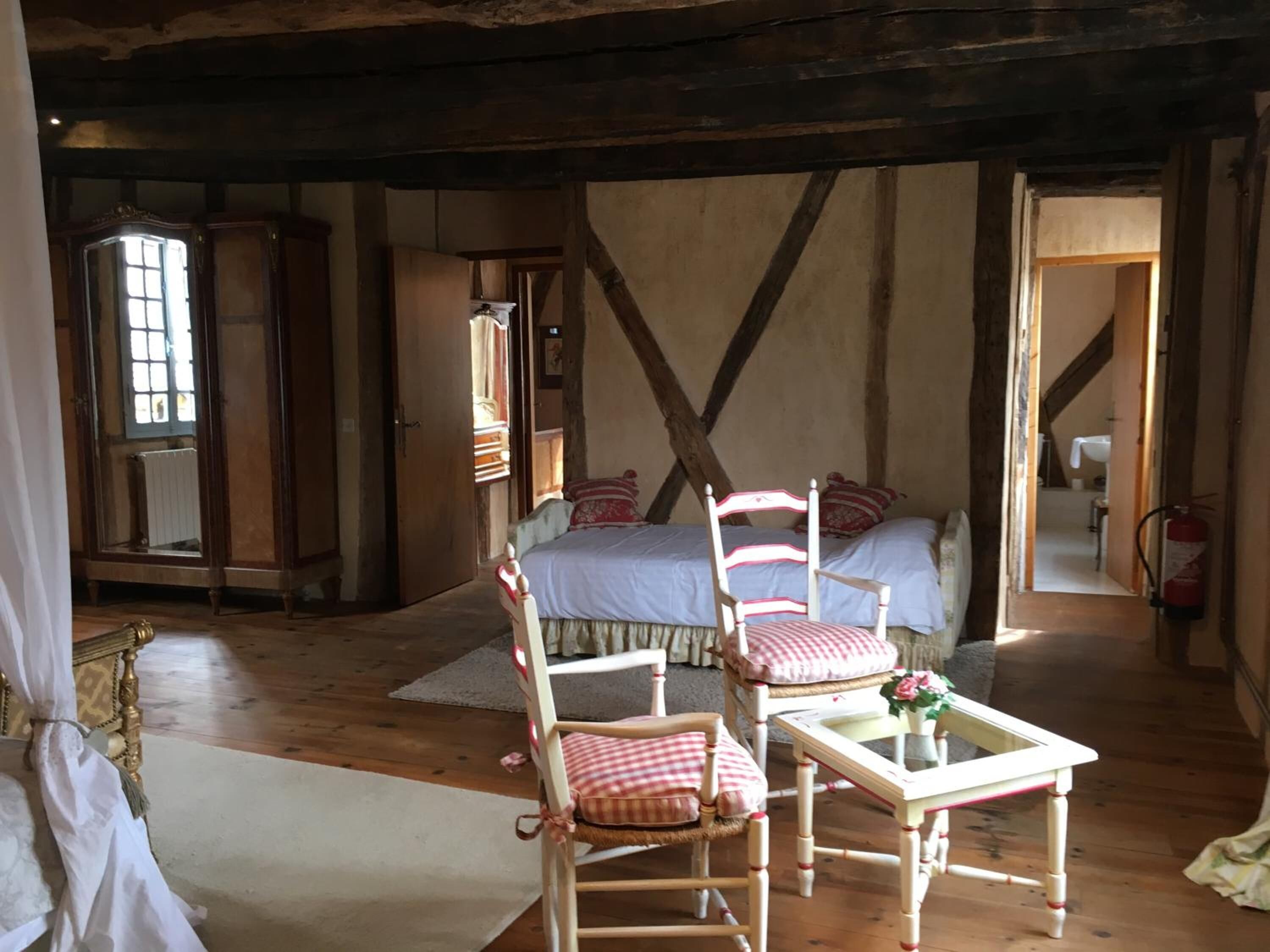 in-room safe, individually decorated, individually furnished, desk