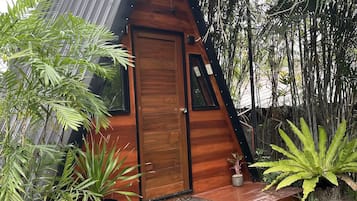 Traditional Cabin, 1 Queen Bed, Non Smoking, Garden View | Terrace/patio