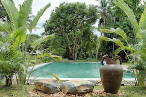 Outdoor pool - Rose Villas Resort (Lipa)