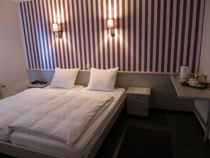 Room - Golf Hotel Mergelhof (Plombieres)