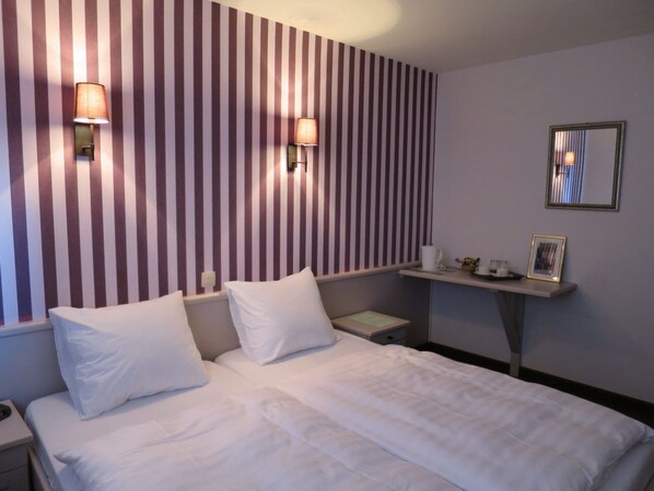 Room - Golf Hotel Mergelhof (Plombieres)