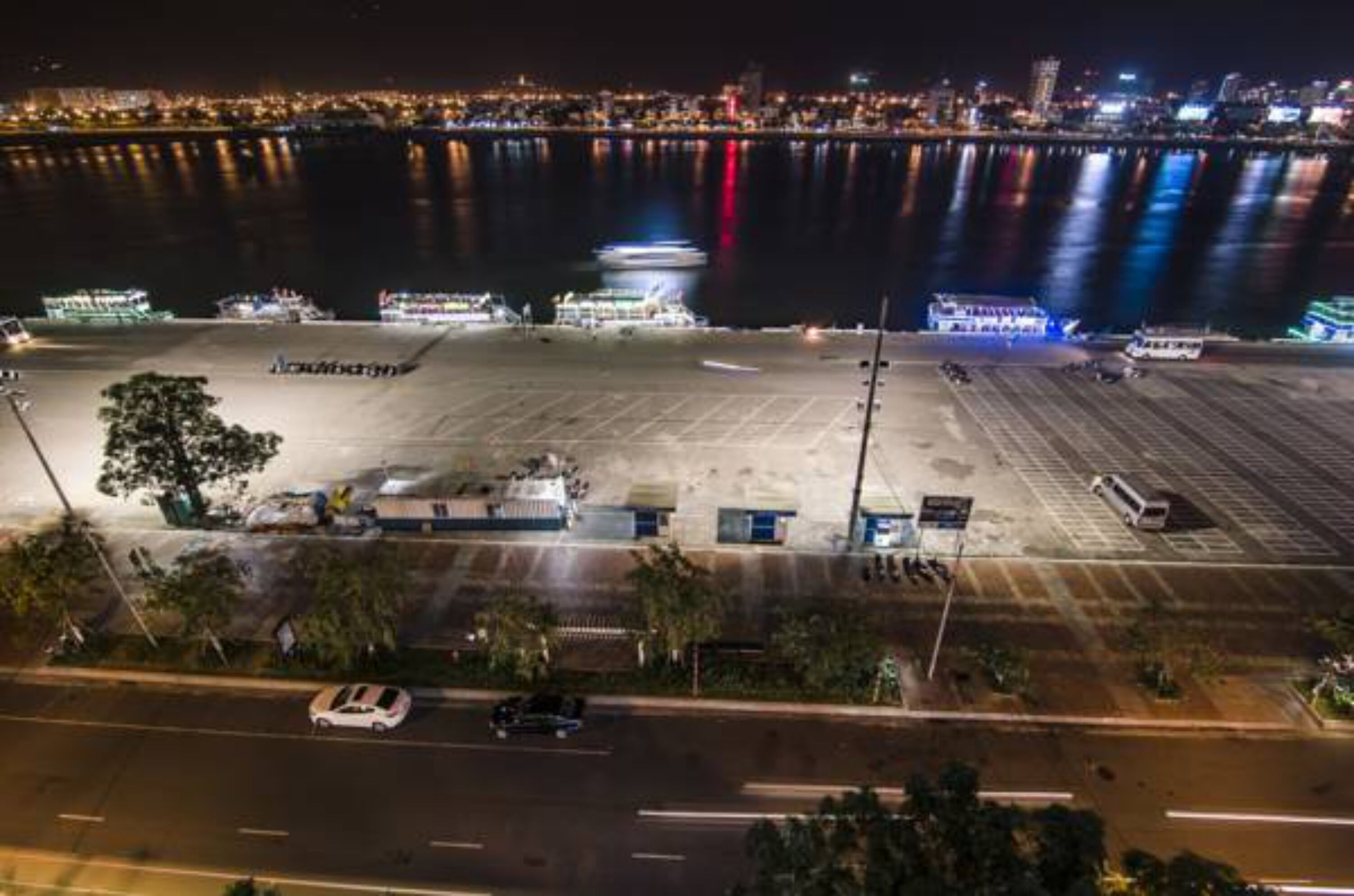 outdoor banquet area
