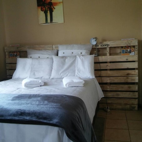 Double Room | 2 bedrooms, Frette Italian sheets, premium bedding, in-room safe. Nhlangano BnB
