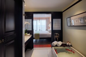 Little Suite River | Bathroom | Separate tub and shower, deep soaking tub, free toiletries, hair dryer