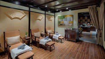 カップル用トリートメントルーム、サウナ、ホットタブ、スチームサウナ、ボディ トリートメント、泥風呂