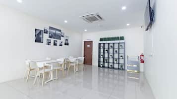 Coin salon dans le hall