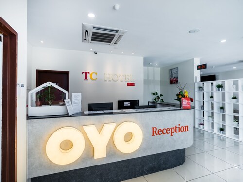 Super OYO 326 Tc Hotel