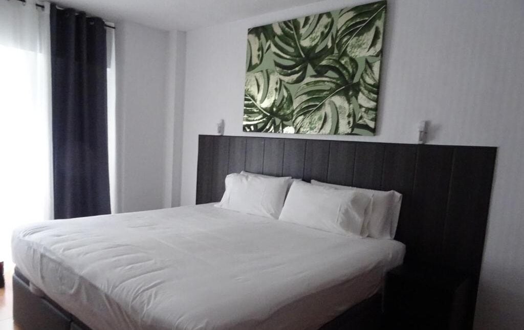 Minibar, coffres-forts dans les chambres, bureau, chambres insonorisées