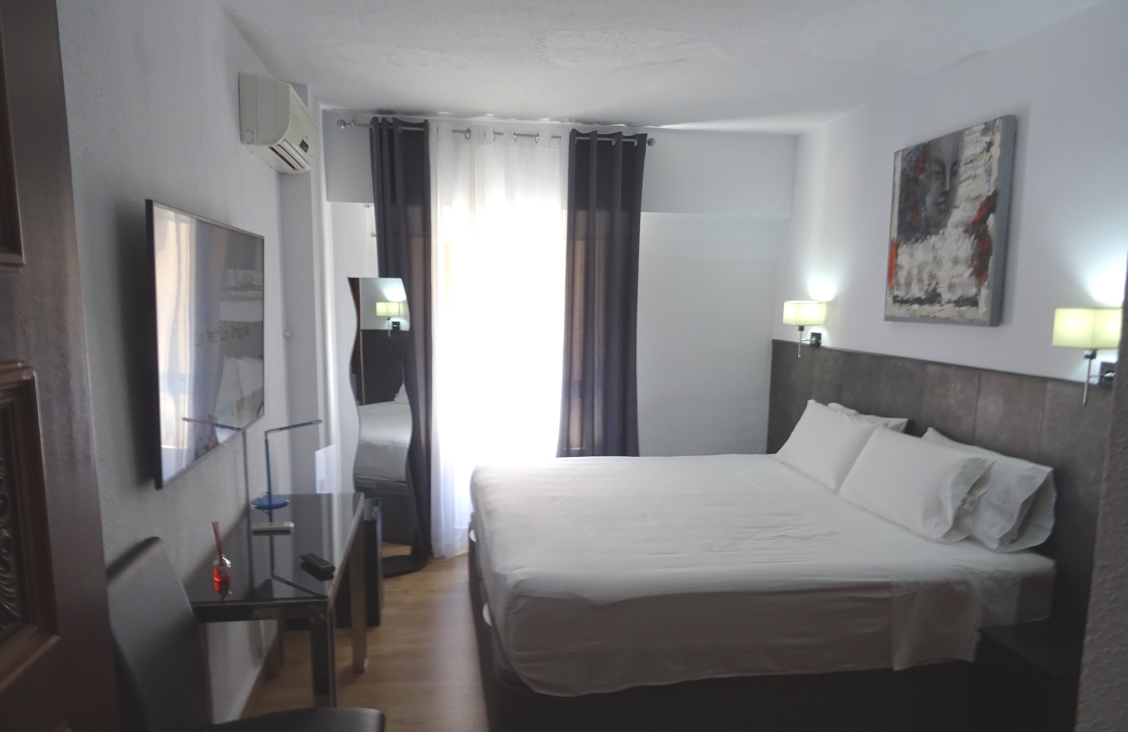 Minibar, in-room safe, desk, soundproofing