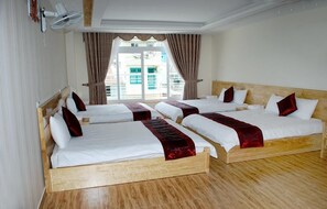 Camera (4 Double Beds) | Minibar, una scrivania, Wi-Fi gratuito