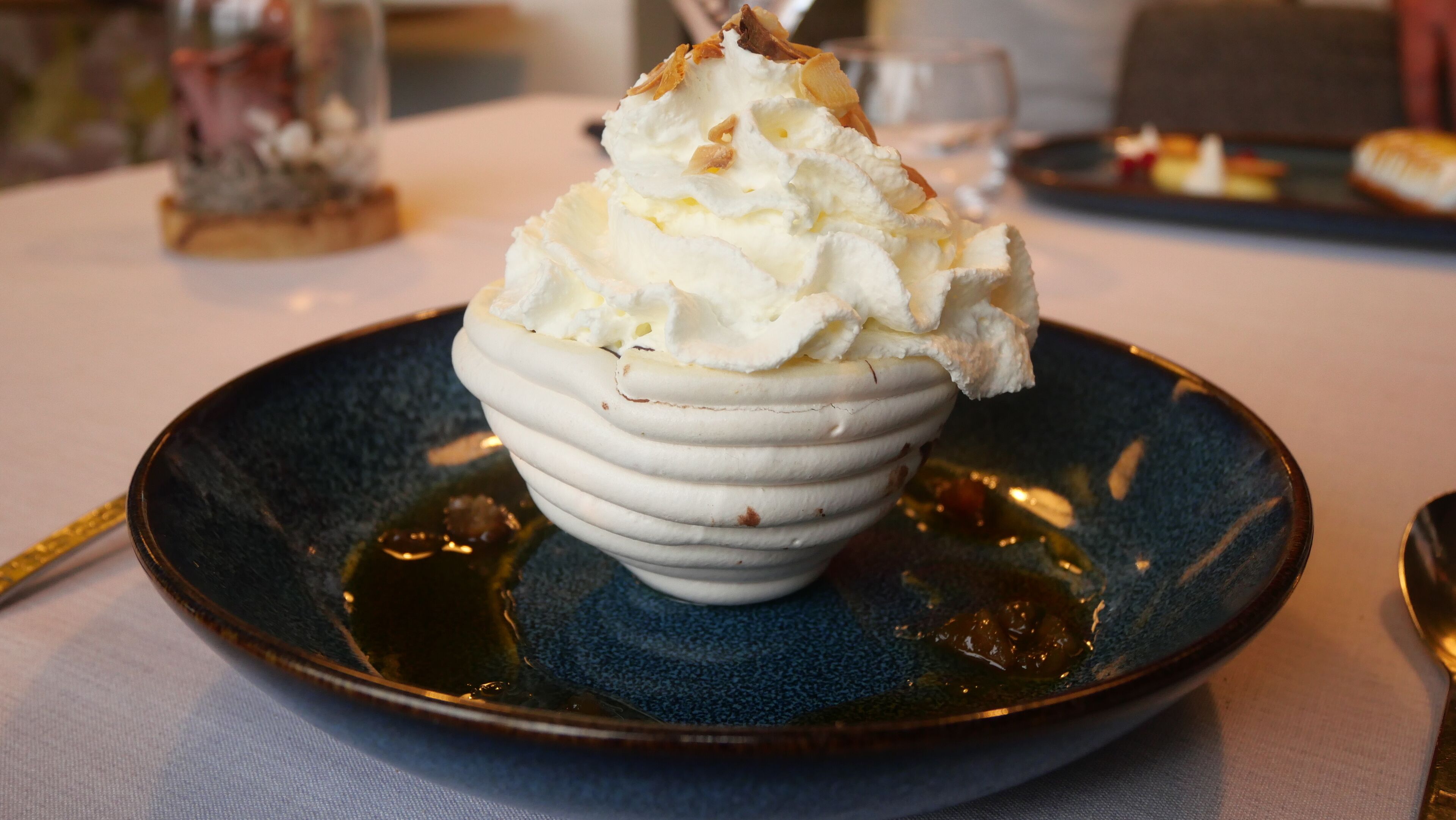 breakfast, lunch and dinner served