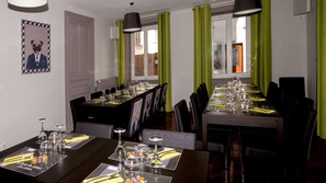 Der serveres morgenmad, frokost og aftensmad
