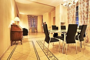 In-room dining - Logicasa Elegance in Como Centre (Como)