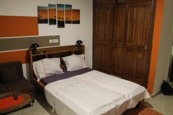 コンフォート アパートメント | 1 室のベッドルーム、遮光カーテン、アイロン / アイロン台、可動式ベッド