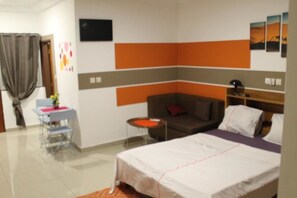 コンフォート アパートメント | 1 室のベッドルーム、遮光カーテン、アイロン / アイロン台、可動式ベッド