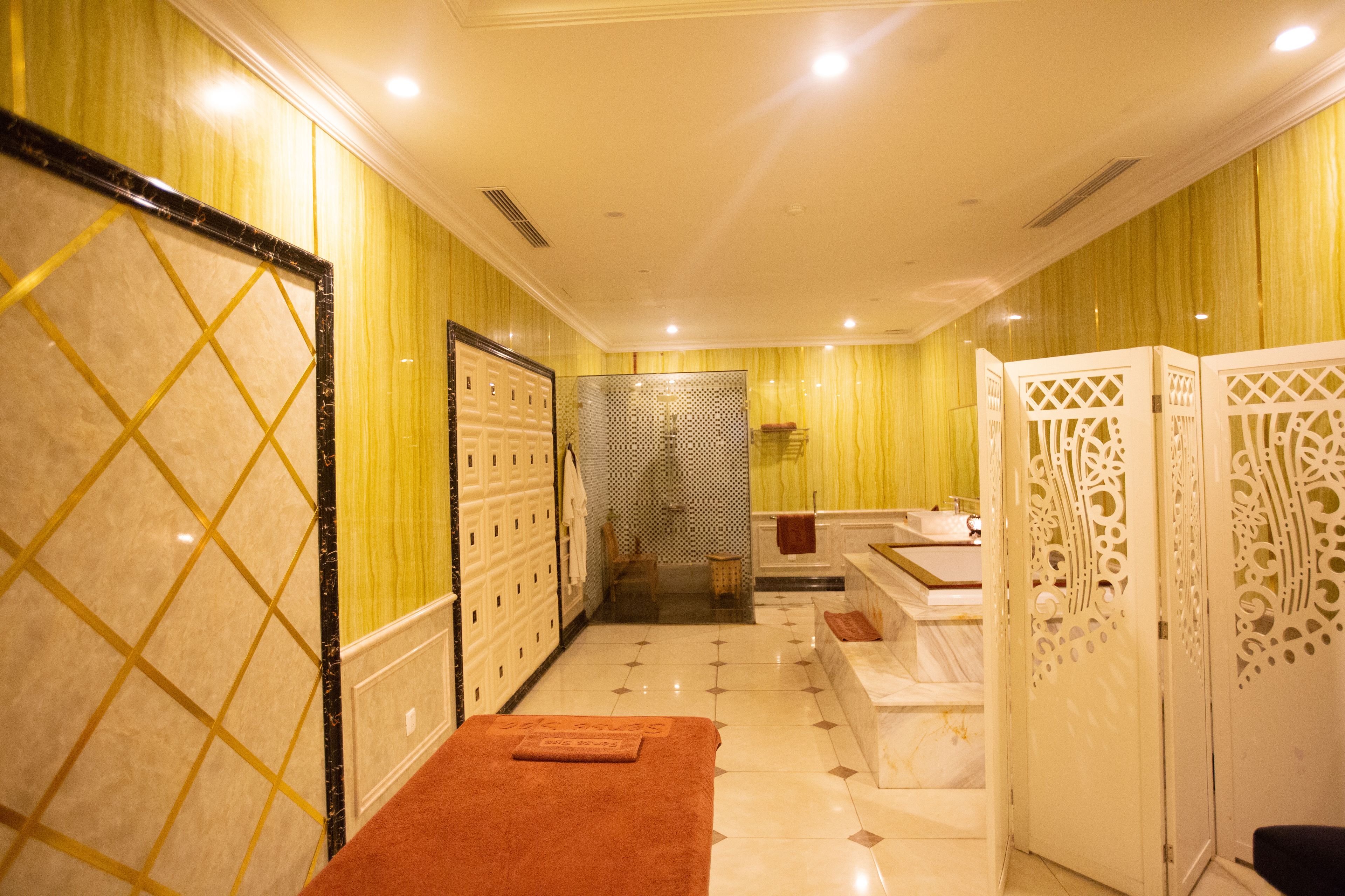 熱石按摩、泰式按摩、海灘按摩、按摩服務