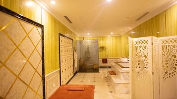 Hot stone massages, Thai massages, massages on the beach, massages