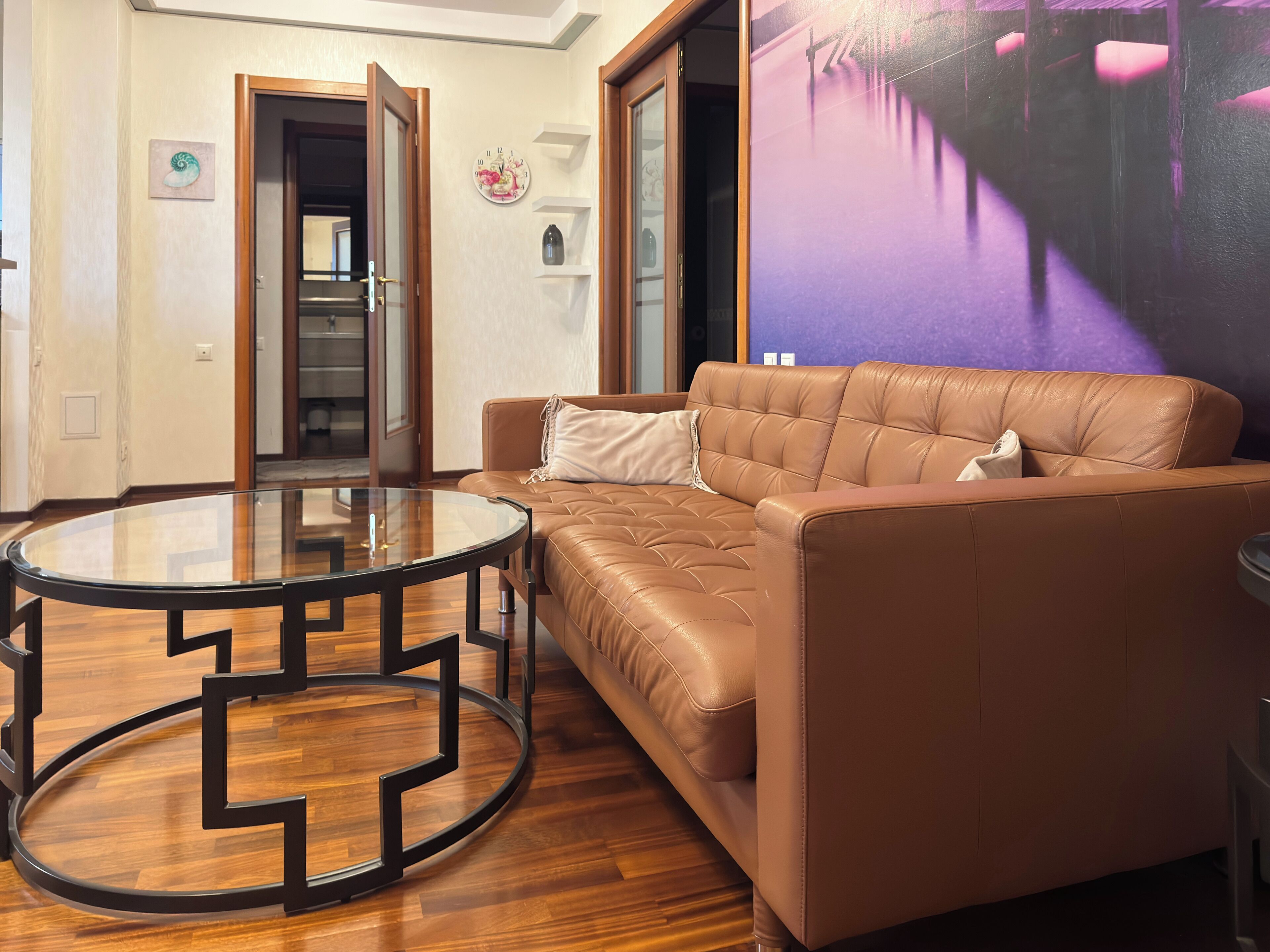 Leilighet – superior, balkong | Oppholdsområde | Flatskjerm-TV