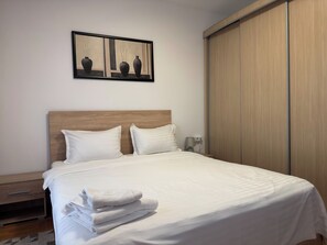Family Apartment | Iron/ironing board, free WiFi, bed sheets, wheelchair access - Monte Carlo Palace Suites (Bucharest)