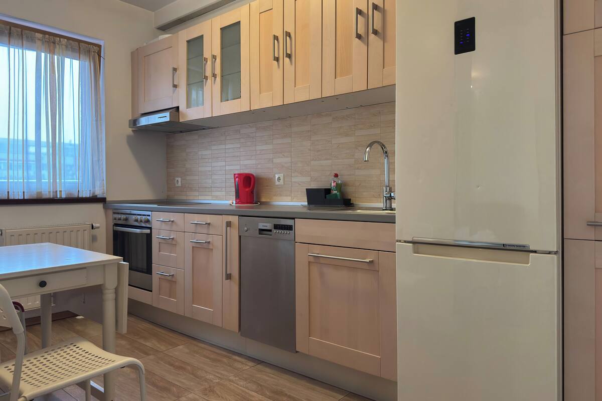 studio, balcony | private kitchen | fridge, microwave, oven, cookware/dishes/utensils