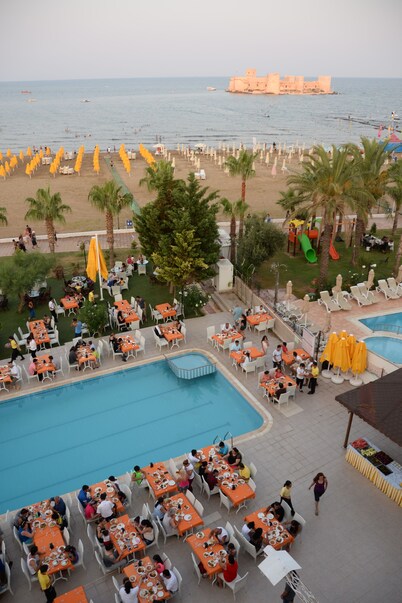 Admiral Hotel