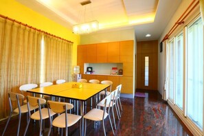 Free daily local cuisine breakfast  - Dream Villa (Dongshan)