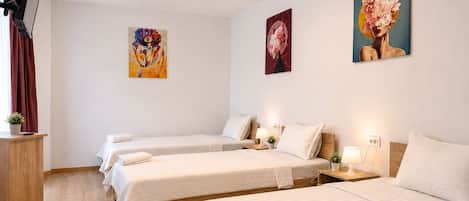Chambre Triple, salle de bains commune