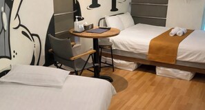 Kamar ( 1B ) | Didekorasi berbeda-beda dan dilengkapi dengan perabotan berbeda-beda