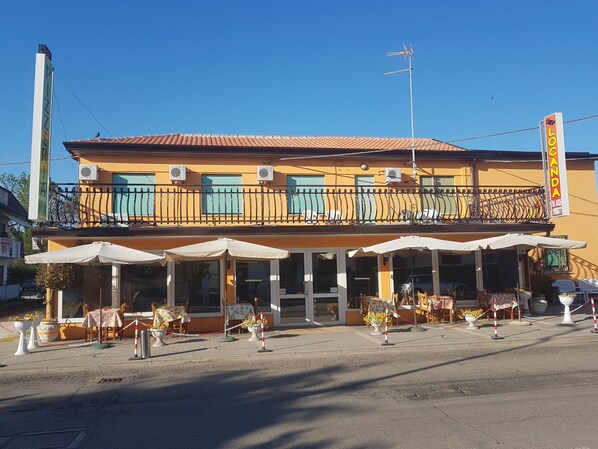 Voorkant van accommodatie