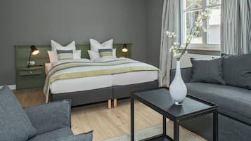 Comfort Triple Room | In-room safe, desk, cribs/infant beds, free WiFi