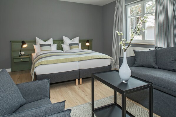 Comfort Triple Room | Peti besi dalam bilik, meja, katil bayi/kot (surcaj), Wi-fi percuma 