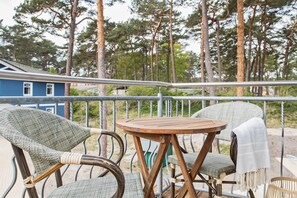 In-room safe, desk, cots/infant beds, free WiFi