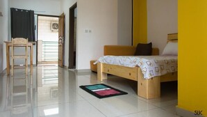 1 bedroom, blackout curtains, iron/ironing board, rollaway beds - Résidence 7ème tranche (Abidjan)