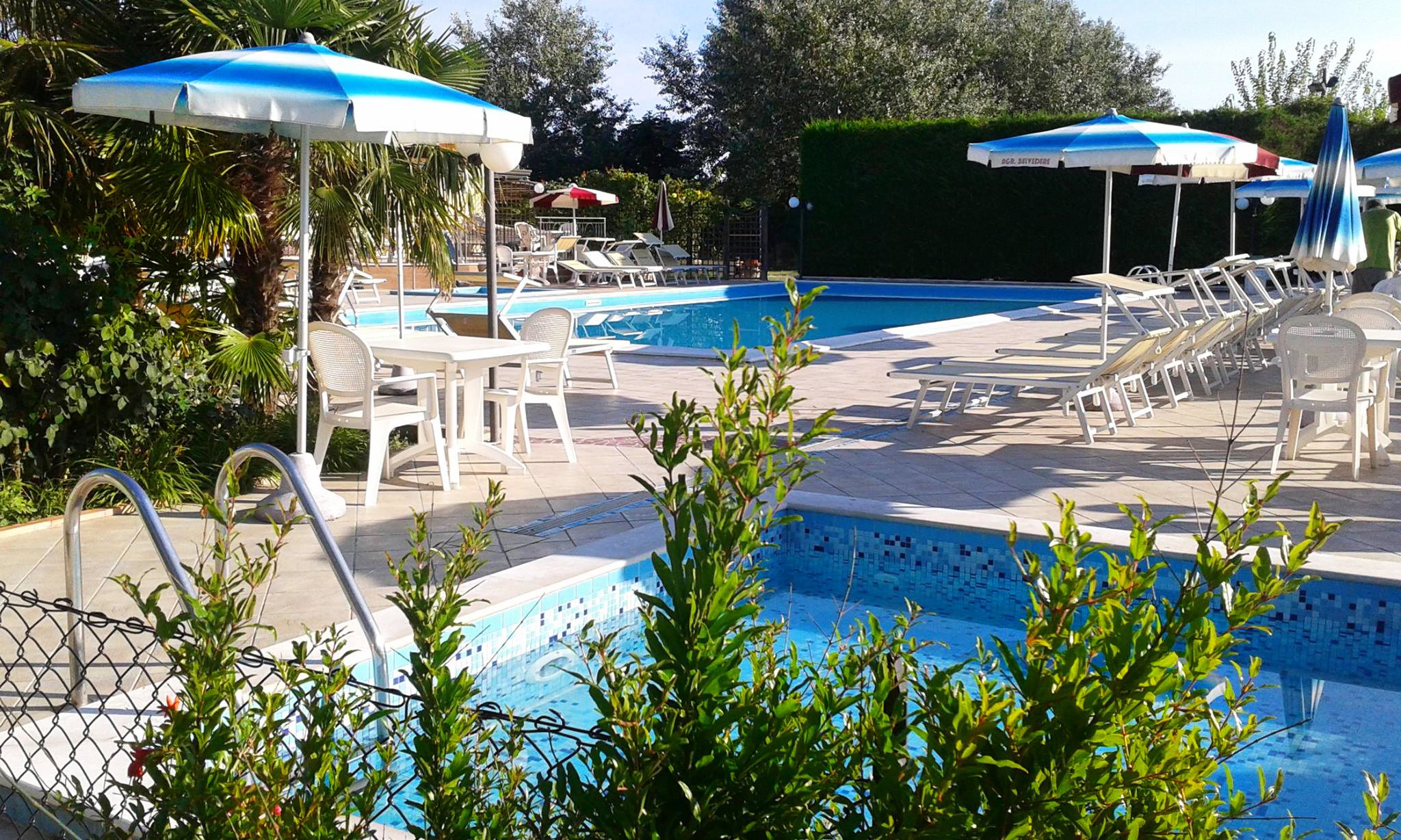 Sesongbasert utendørsbasseng