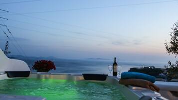Suite, Hot Tub, Sea View (Terrace, 4 Adults) | Jetted bathtub