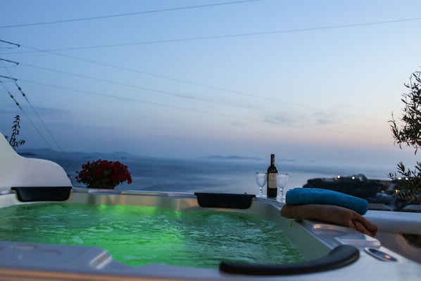 Suite, Hot Tub, Sea View (Terrace, 4 Adults) | Jetted bathtub