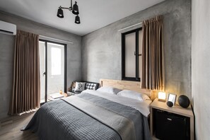 Comfort Double Room, 1 Queen Bed | Premium bedding, desk, blackout drapes, soundproofing - Spring Villa Sanduo (Magong)