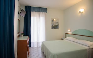 In-room safe, desk, soundproofing, free WiFi