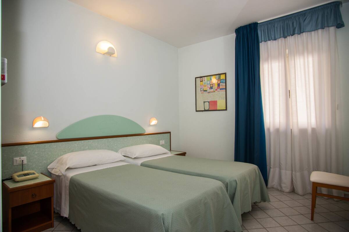 In-room safe, desk, soundproofing, free WiFi