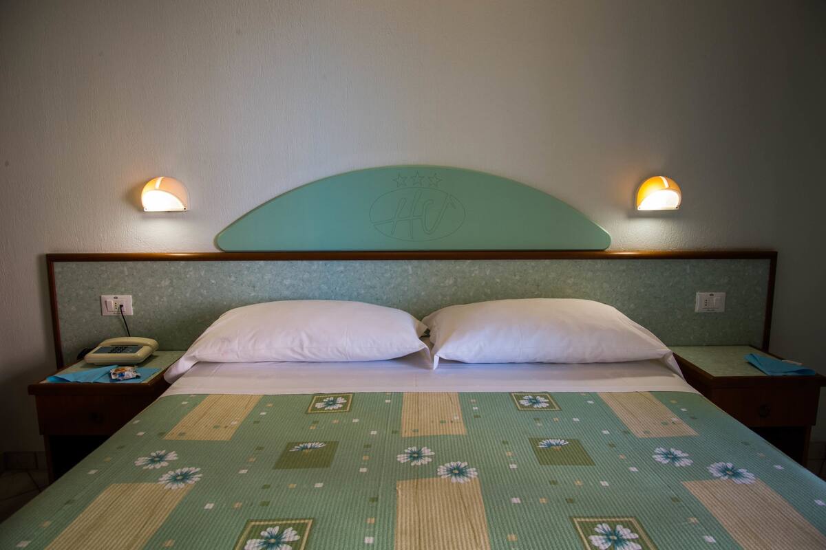 In-room safe, desk, soundproofing, free WiFi